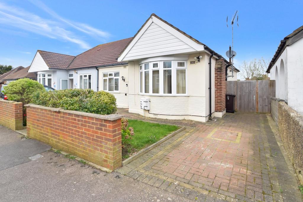 Gerrard Avenue, Rochester, ME1 2 bed bungalow £350,000
