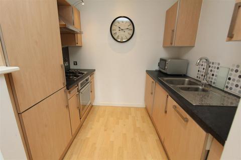 2 bedroom flat to rent, Balmoral Place, Brewery Wharf