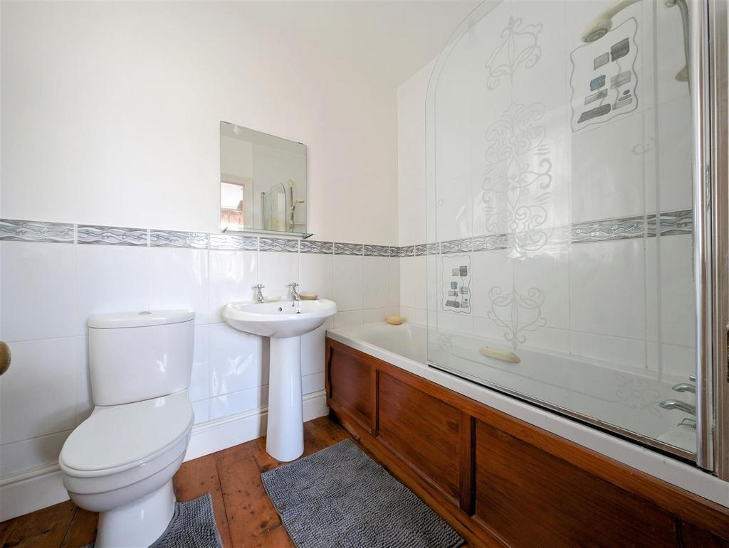 En Suite Bathroom