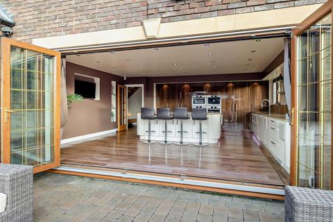 60 Rands Lane, Armthorpe, Doncaster, DN3 3DY
