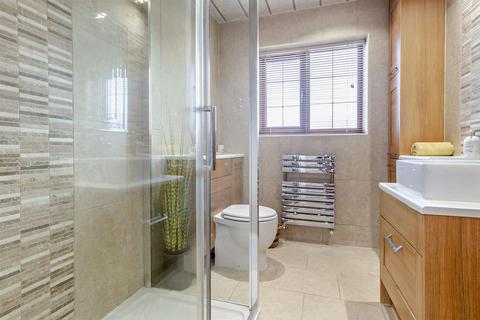 60 Rands Lane, Armthorpe, Doncaster, DN3 3DY