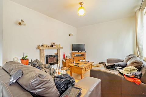 121 Broadwater, Bolton Upon Dearne, Rotherham, S63 8ER