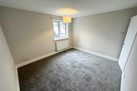 2 bedroom flat to rent, Elmfield Lodge, Doncaster DN4