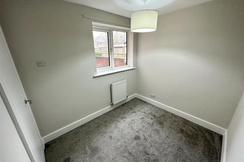 2 bedroom flat to rent, Elmfield Lodge, Doncaster DN4