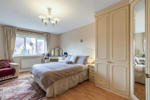 6 bedroom detached house for sale, Kentmere Drive, Doncaster DN4
