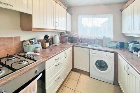 2 bedroom semi-detached bungalow to rent, Locking Drive, Armthorpe DN3