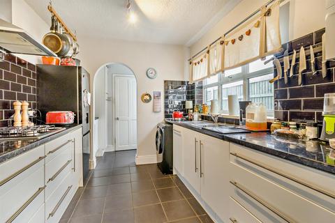62 Bentley Road, Doncaster, DN5 9TA
