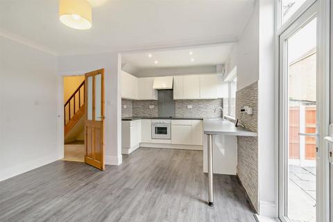5 Holyrood Road, Doncaster, DN2 5HR