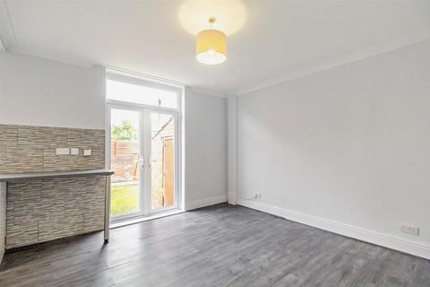 5 Holyrood Road, Doncaster, DN2 5HR