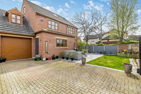 5 bedroom detached house for sale, Downes Court, Goole DN14