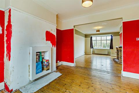 3 Grove Vale, Wheatley Hills, Doncaster, DN2 5TA