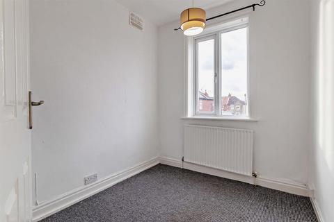 7 Holyrood Road, Doncaster, DN2 5HR