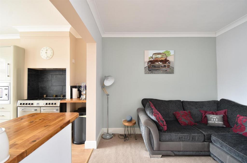 Living room &amp; kitchen