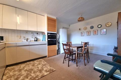 90 Beauchamp Road, Solihull, B91 2BU