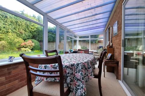90 Beauchamp Road, Solihull, B91 2BU