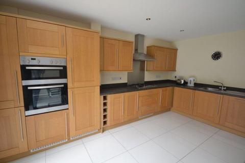 3 bedroom house to rent, Barradale Court, Stoneygate, Leicester