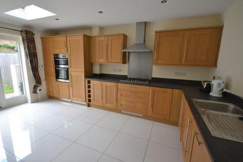 3 bedroom house to rent, Barradale Court, Stoneygate, Leicester