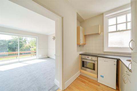 1 bedroom flat for sale, Ferncroft Avenue, Hampstead, NW3