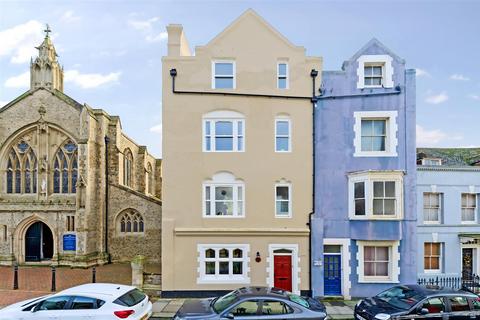 4 bedroom end of terrace house for sale, High Street, Hastings