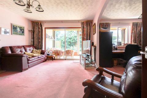 2 bedroom detached bungalow for sale, York Road, Burnham-On-Crouch