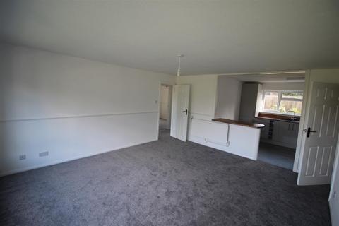 2 bedroom maisonette to rent, Cooper Walk, Colchester CO4