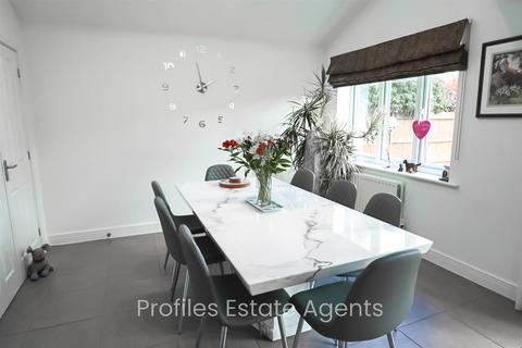 3 Athens Close, Hinckley, LE10 1FJ