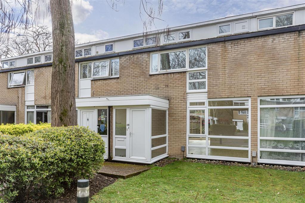 Weymede, West Byfleet KT14 3 bed terraced house for sale £430,000