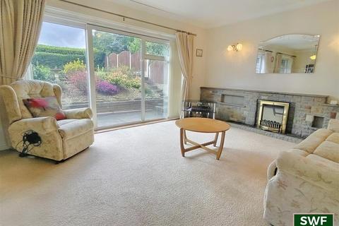 2 bedroom bungalow for sale, Trimpley Gardens, Penn