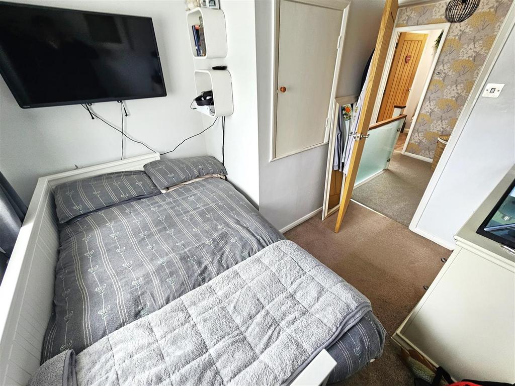 Bedroom 3.jpg