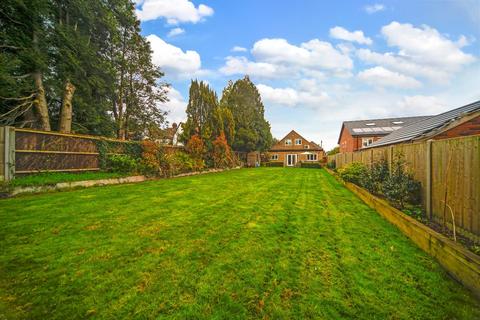 4 bedroom detached house for sale, Station Road, Kirby Muxloe, Leicestershire
