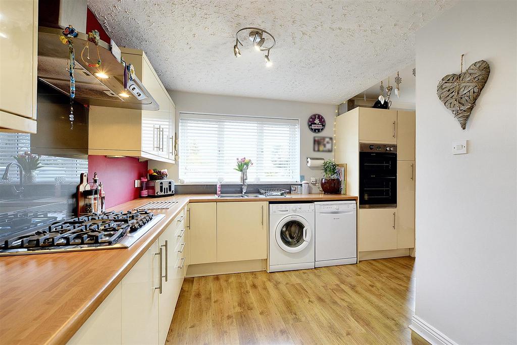 Kitchen 3.jpeg