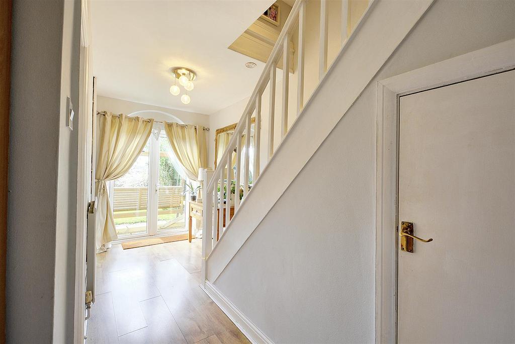 Hallway 1.jpeg