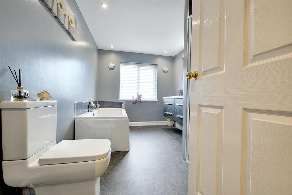 Bathroom 4.jpeg