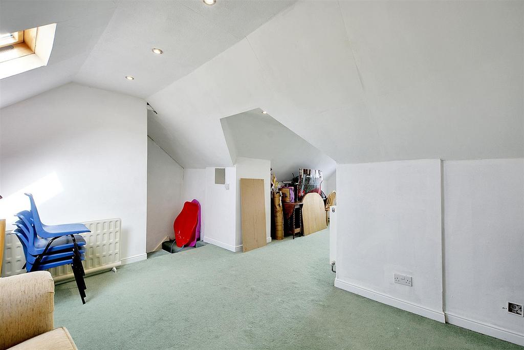 Loft Room 4.jpeg