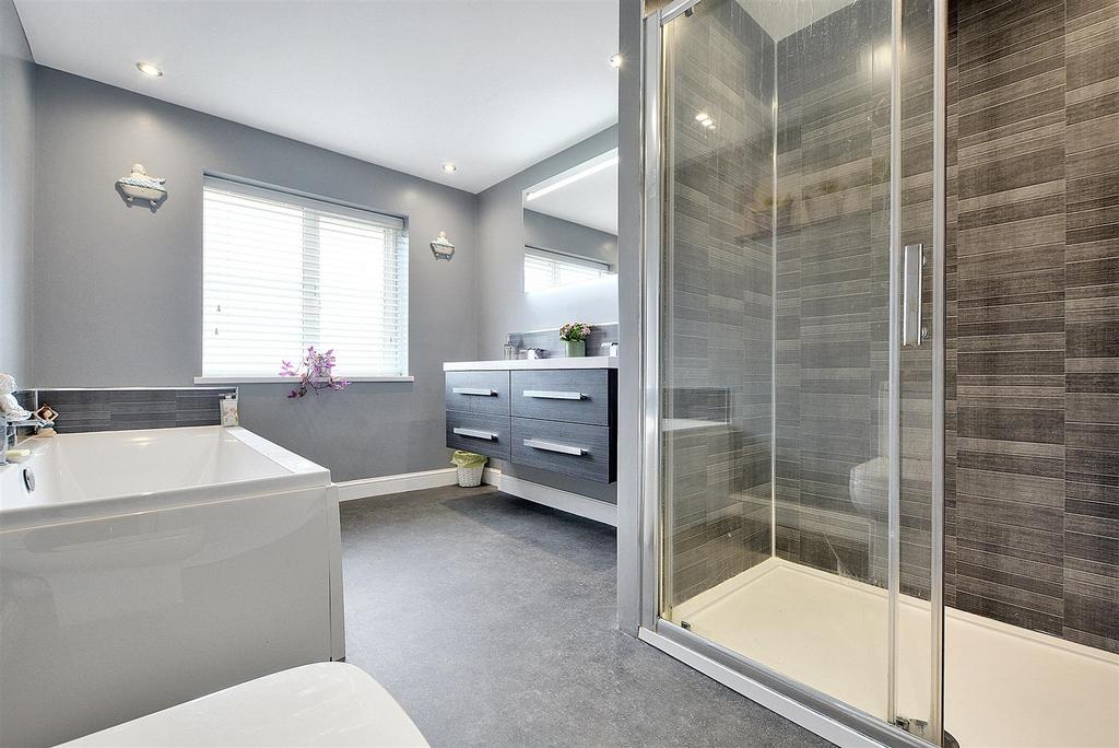 Bathroom 1.jpeg