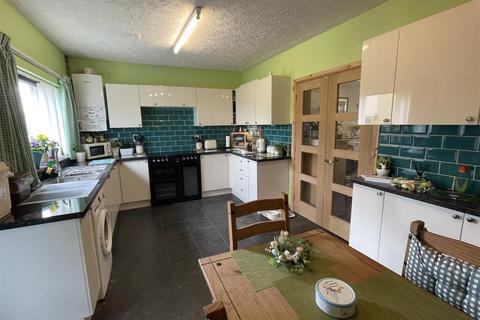 3 bedroom detached bungalow for sale, Mynyddcerrig, Llanelli