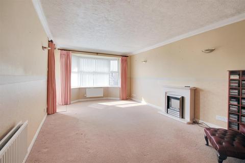 2 bedroom flat for sale, West Avenue, Worthing