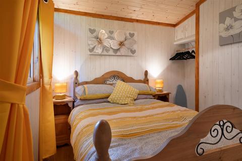 2 bedroom chalet for sale, Penlan Holiday Park, Cenarth, Newcastle Emlyn, SA38 9JN