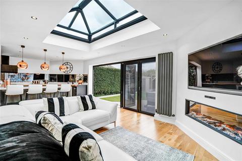 91 Hollyfield Road, Sutton Coldfield, B75 7SE