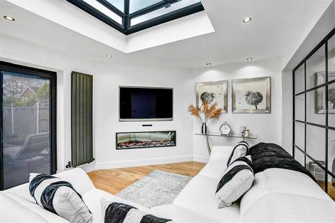 91 Hollyfield Road, Sutton Coldfield, B75 7SE