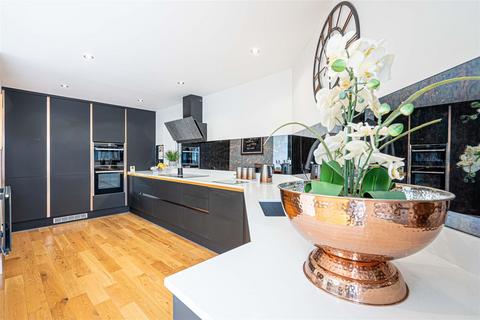 91 Hollyfield Road, Sutton Coldfield, B75 7SE