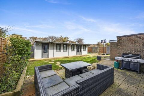 128 Marine Crescent, Goring By Sea, Worthing, BN12 4HR