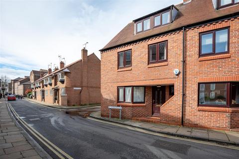 3 bedroom end of terrace house for sale, St. Andrewgate, York, YO1 7BR