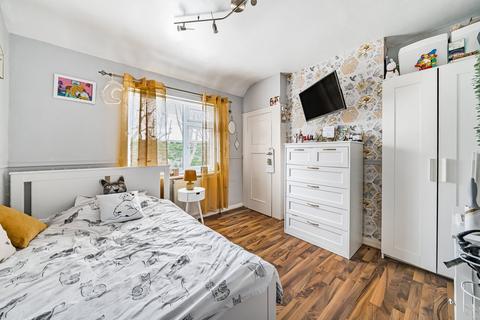 41 Lloyds Way, Beckenham, BR3 3QT
