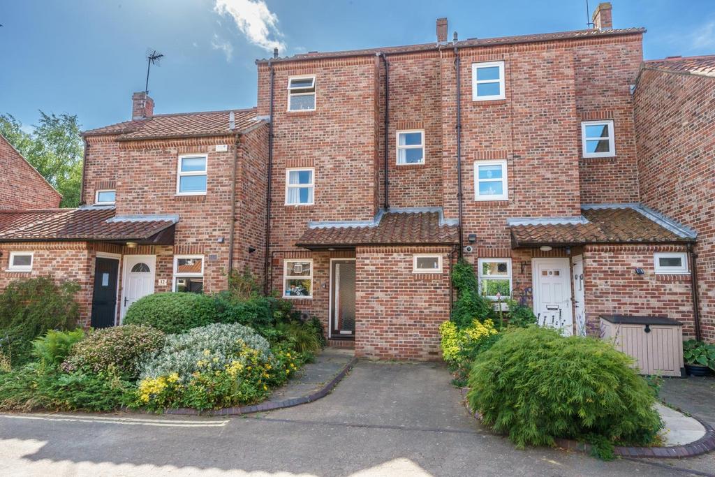 Hunt Court, Aldwark, York 3 bed townhouse for sale £390,000