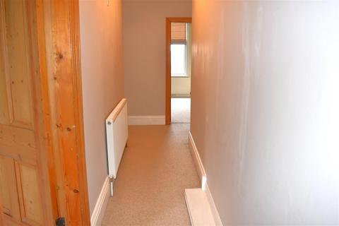 2 bedroom flat to rent, Palace Road, Ripon