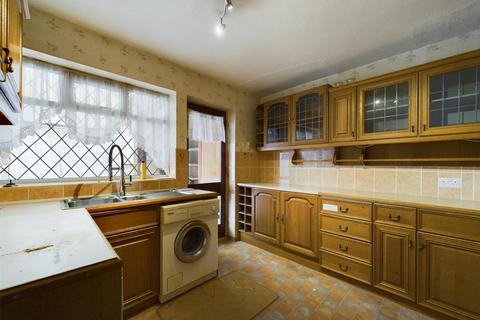 23 Buckmans Road, Crawley, RH11 7DS