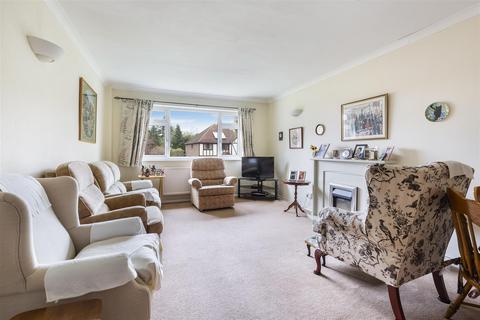 2 bedroom maisonette for sale, Beacon Way, Banstead