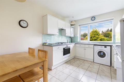 2 bedroom maisonette for sale, Beacon Way, Banstead