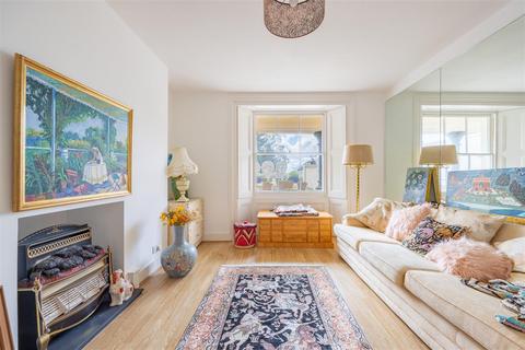 2 bedroom apartment for sale, Clifton Terrace, Westcliff-On-Sea